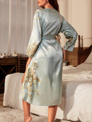 Robe com Cinto e Estampa de Cereja Pequena Sexy de Cetim Elegante para Lazer Quatro Estações Respirável Pijama Feminino