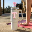 Conjunto de 10 Acessórios para Copo Stanley, 2 Canudos e Escova e 1 Corrente com Pingente de Flor, 3 Tampas à Prova de Vazamento, Flores, Capa de Canudo e Bico