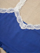 Conjunto de Pijama Feminino com Blusa de Alcinha em Renda  Decote em V e Shorts Estampados Florais