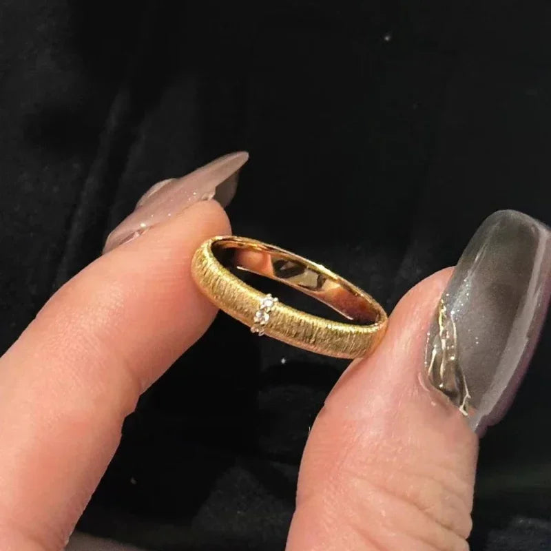 Anéis Retrô de Luxo Clássico Leve para mulheres, estilo artesanal com desenho em fio, versão larga e estreita