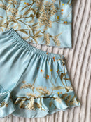 Conjunto de Pijama Feminino com Top Cami Estampado Floral Elegante e Shorts com Babado - Roupas de Dormir e Loungewear