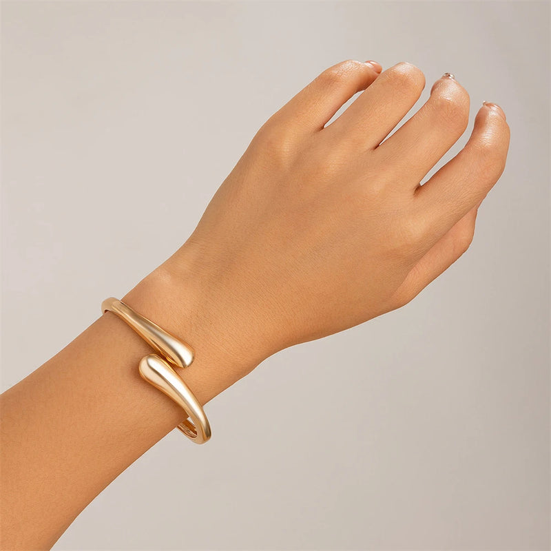 Anel Bracelete Largo de Metal para Mulheres, Cor Dourada e Prata, Bracelete Aberto Grosso em Forma de Gota de Água, Pulseira Irregular Torcida, Joia