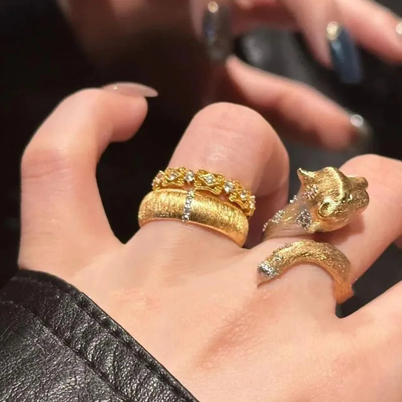 Anéis Retrô de Luxo Clássico Leve para mulheres, estilo artesanal com desenho em fio, versão larga e estreita