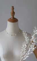 Colar Feminino de Corrente Artesanal com Pérola de Vidro Coreano Banho de Ouro 18K em Aço Inoxidável